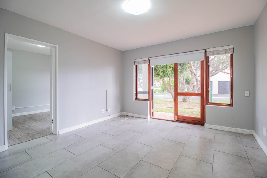 To Let 3 Bedroom Property for Rent in Greenways Golf Estate Western Cape